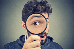 Quand le candidat évincé d’un marché public s’intéresse à l’identité de l’auteur du RAO